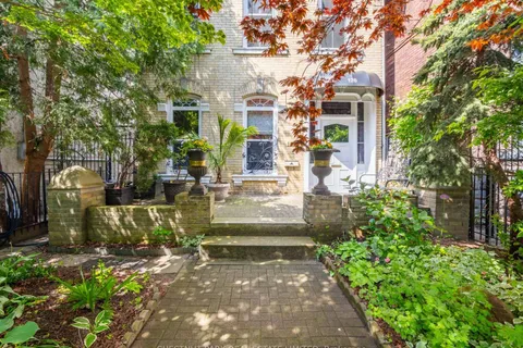 126 Seaton Street, ON M5A 2T3