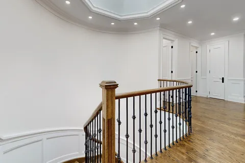 183 Byng Avenue, ON M2N 4K8