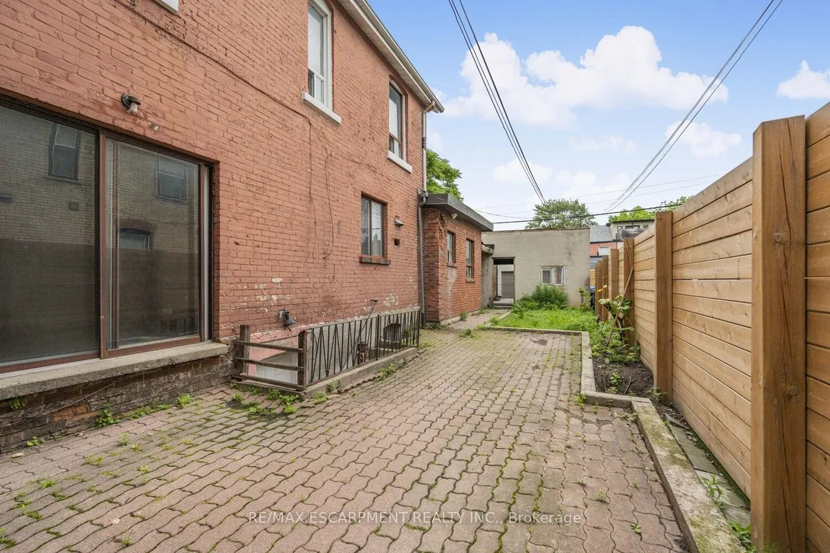 35 Beaconsfield Avenue, ON M6J 3J1