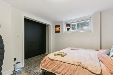 27 Treadgold Crescent, ON M3A 1X1