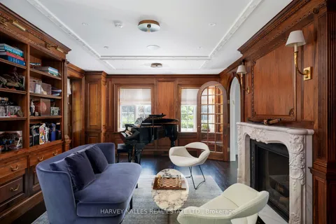 108 Sandringham Drive, ON M3H 1C9