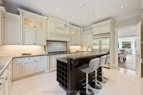 242 Parkview Avenue, ON M2N 3Z1