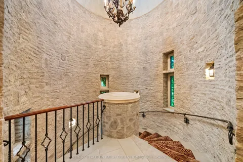 85 The Bridle Path, ON M3C 2P1