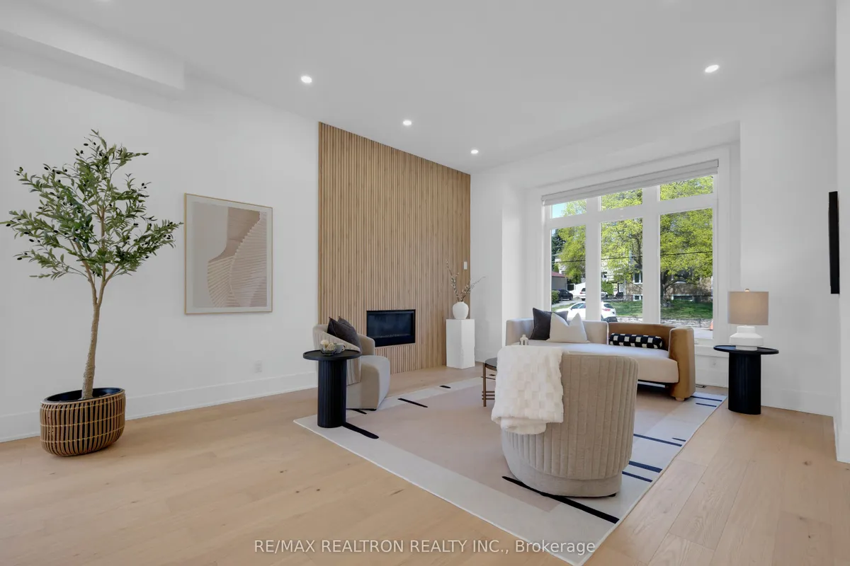 28 Ternhill Crescent, ON M3C 2E5