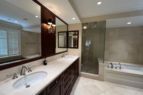 7 Valleyanna Drive, ON M4N 1J7