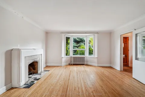 326 Lawrence Avenue, ON M5M 1B4