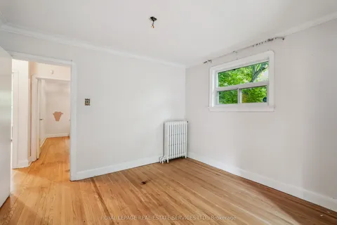 326 Lawrence Avenue, ON M5M 1B4