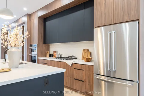 90 Johnston Avenue, ON M2N 1H2