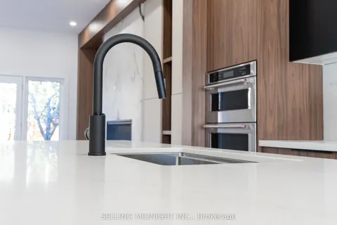 90 Johnston Avenue, ON M2N 1H2