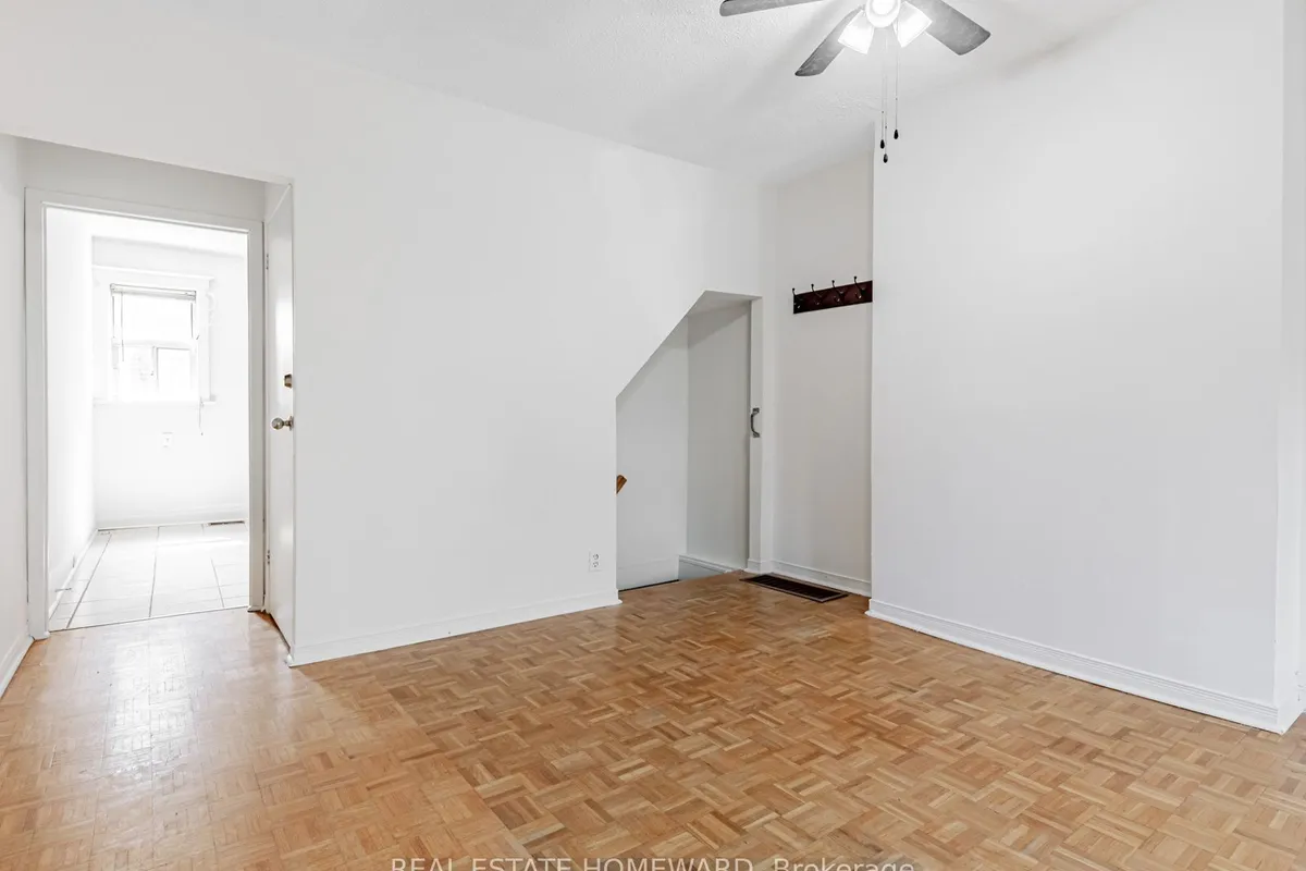 1188 Ossington Avenue, ON M6G 3W1