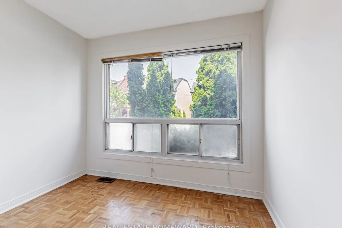 1188 Ossington Avenue, ON M6G 3W1