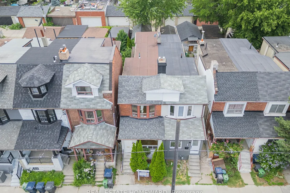 1188 Ossington Avenue, ON M6G 3W1