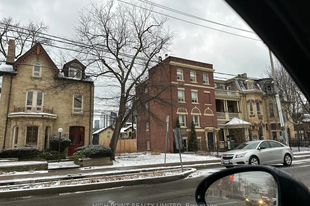 185 Gerrard Street, ON M5A 2E5