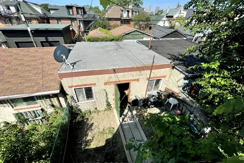 196 Beatrice Street, ON M6G 3G1