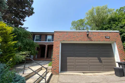 108 Old Colony Road, ON M2L 2K2