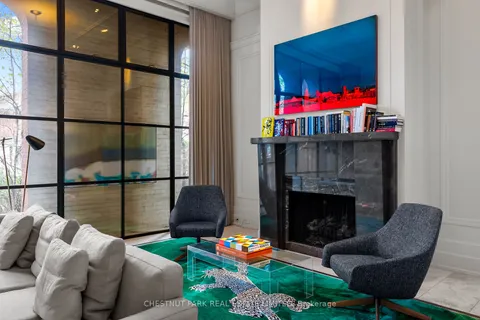 310 Palmerston Boulevard, ON M6G 2N5