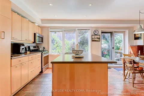 591 Broadway Avenue, ON M4G 2S4