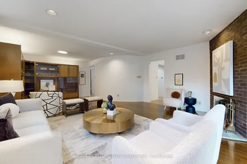 8 Orchid Court, ON M2L 2X8