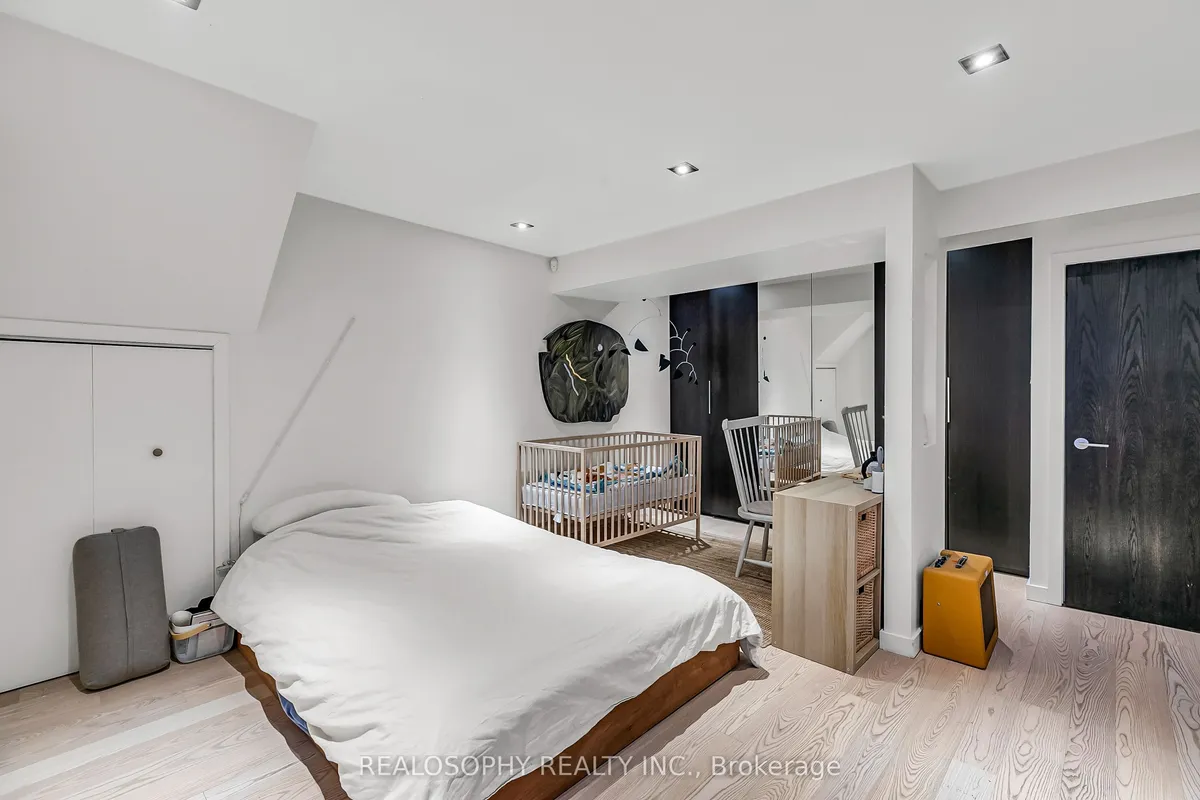 626 Huron Street, ON M5R 2R9