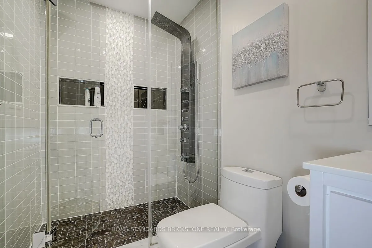 36 Abitibi Avenue, ON M2M 2V1