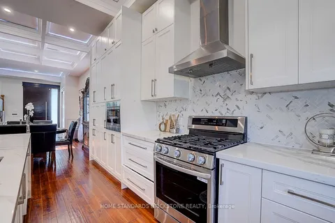 36 Abitibi Avenue, ON M2M 2V1