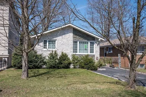 222 Dunview Avenue, ON M2N 4J1