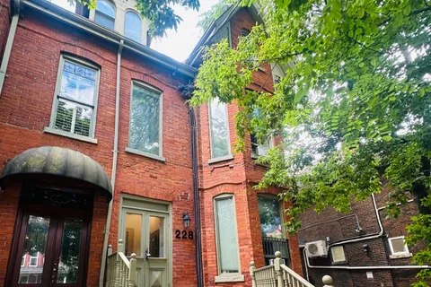 228 Beverley Street, ON M5T 1Z3