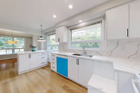 39 Silverview Drive, ON M2M 2B5