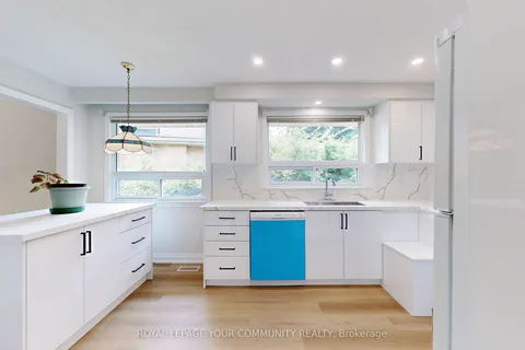 39 Silverview Drive, ON M2M 2B5