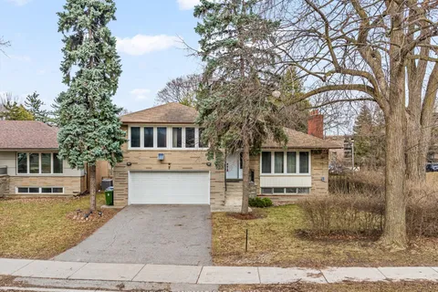 1 Hawksbury Drive, ON M2K 1M2