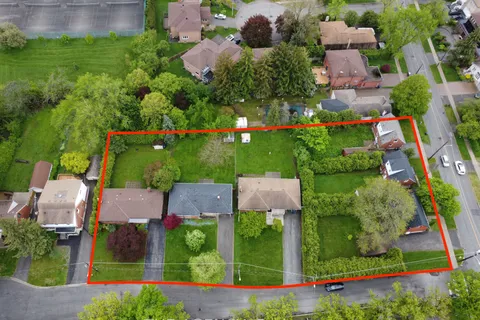 135 Blake Avenue, ON M2M 1B4