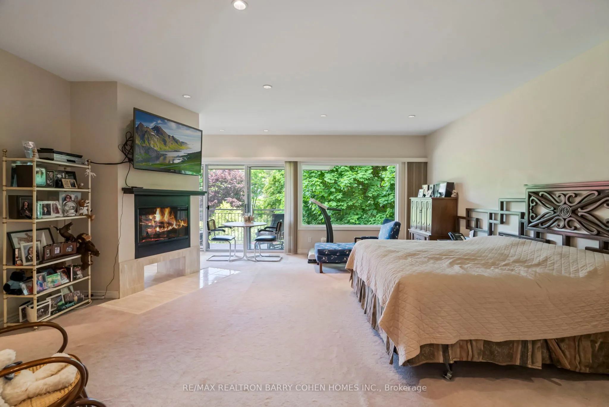 50 Park Lane Circle, ON M3C 2N2