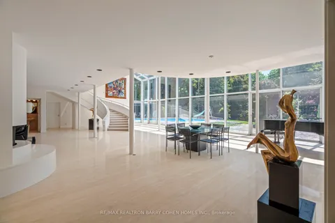 50 Park Lane Circle, ON M3C 2N2