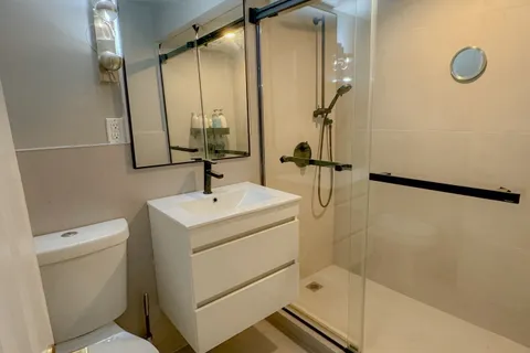 178 Three Valleys Drive, ON M3A 3L8