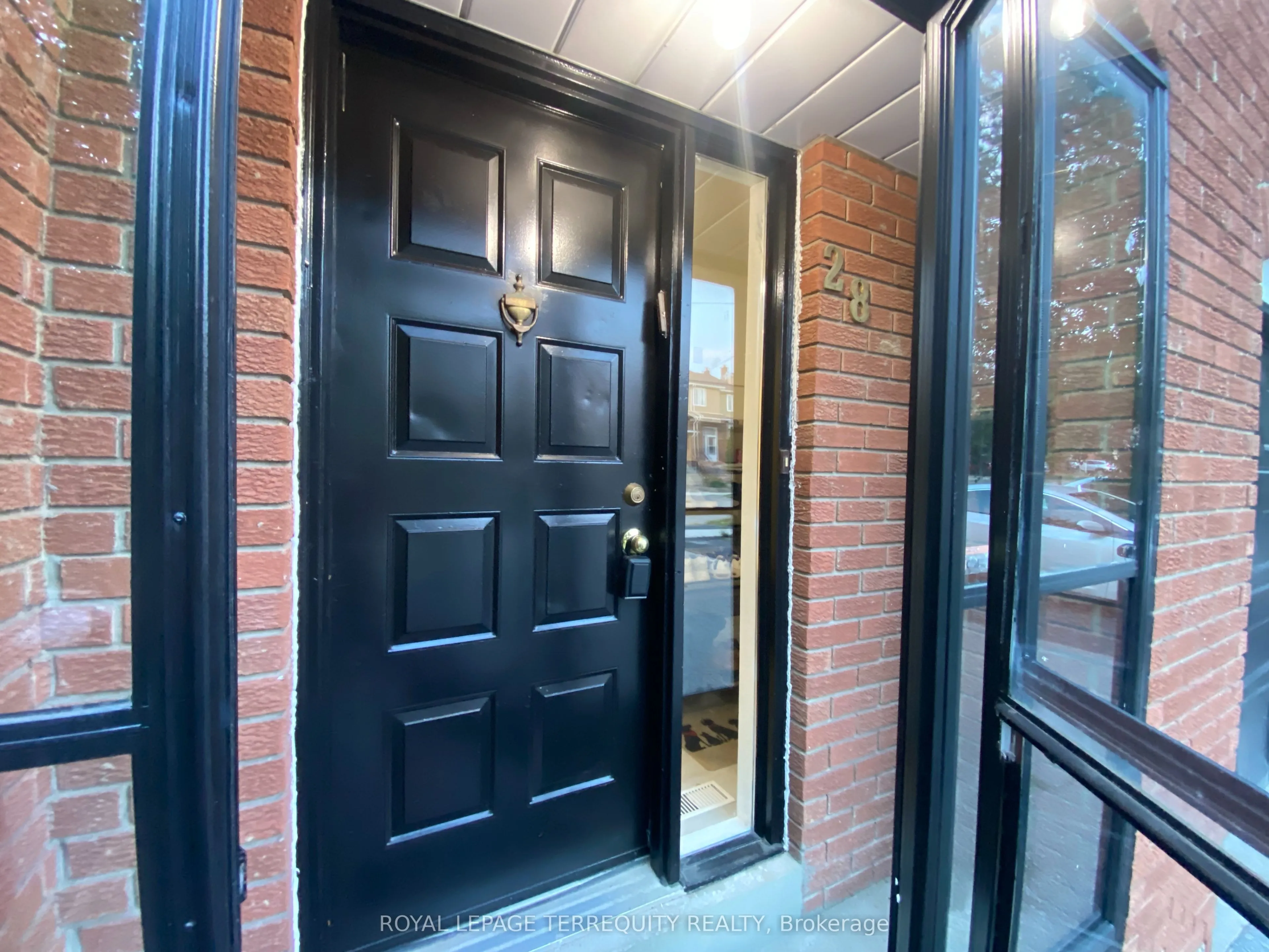 28 Festival Drive, ON M2R 3V1