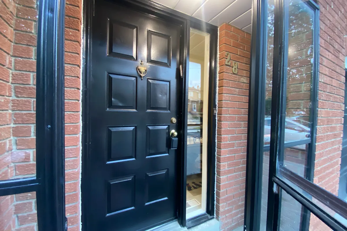 28 Festival Drive, ON M2R 3V1