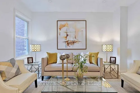 243 Lippincott Street, ON M5S 2P4