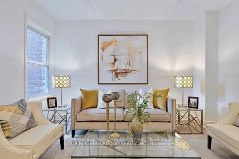 243 Lippincott Street, ON M5S 2P4