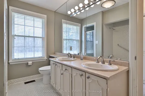 38 Fifeshire Road, ON M2L 2G6