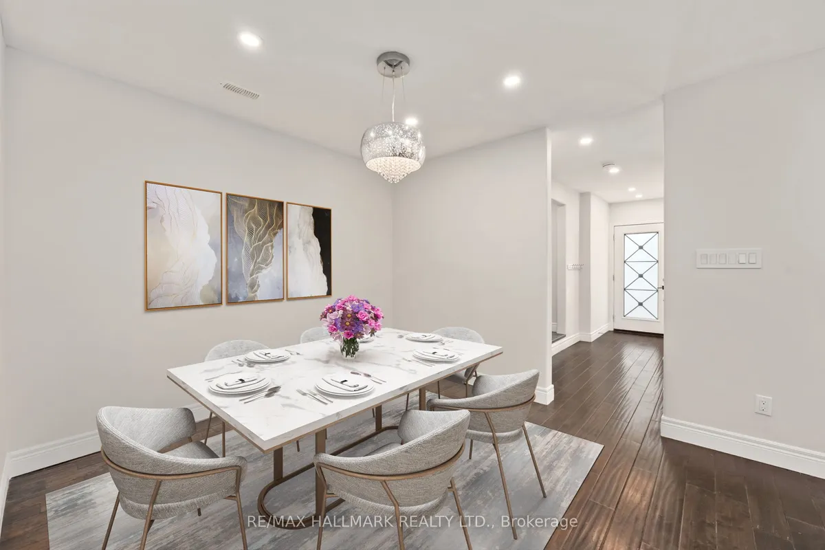 21 King High Avenue, ON M3H 3A8