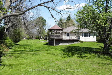 7 Purling Place, ON M3B 1V4