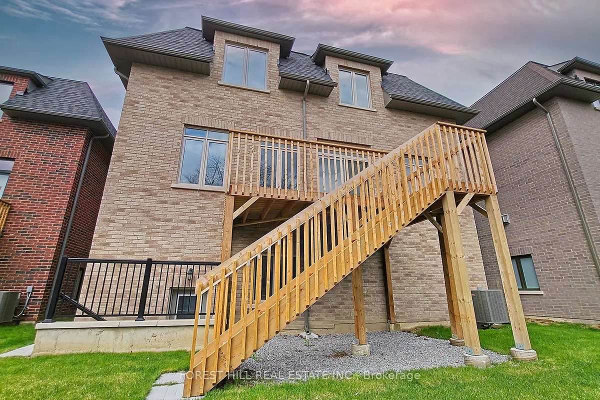 7 Becky Cheung Court, ON M2M 2E7