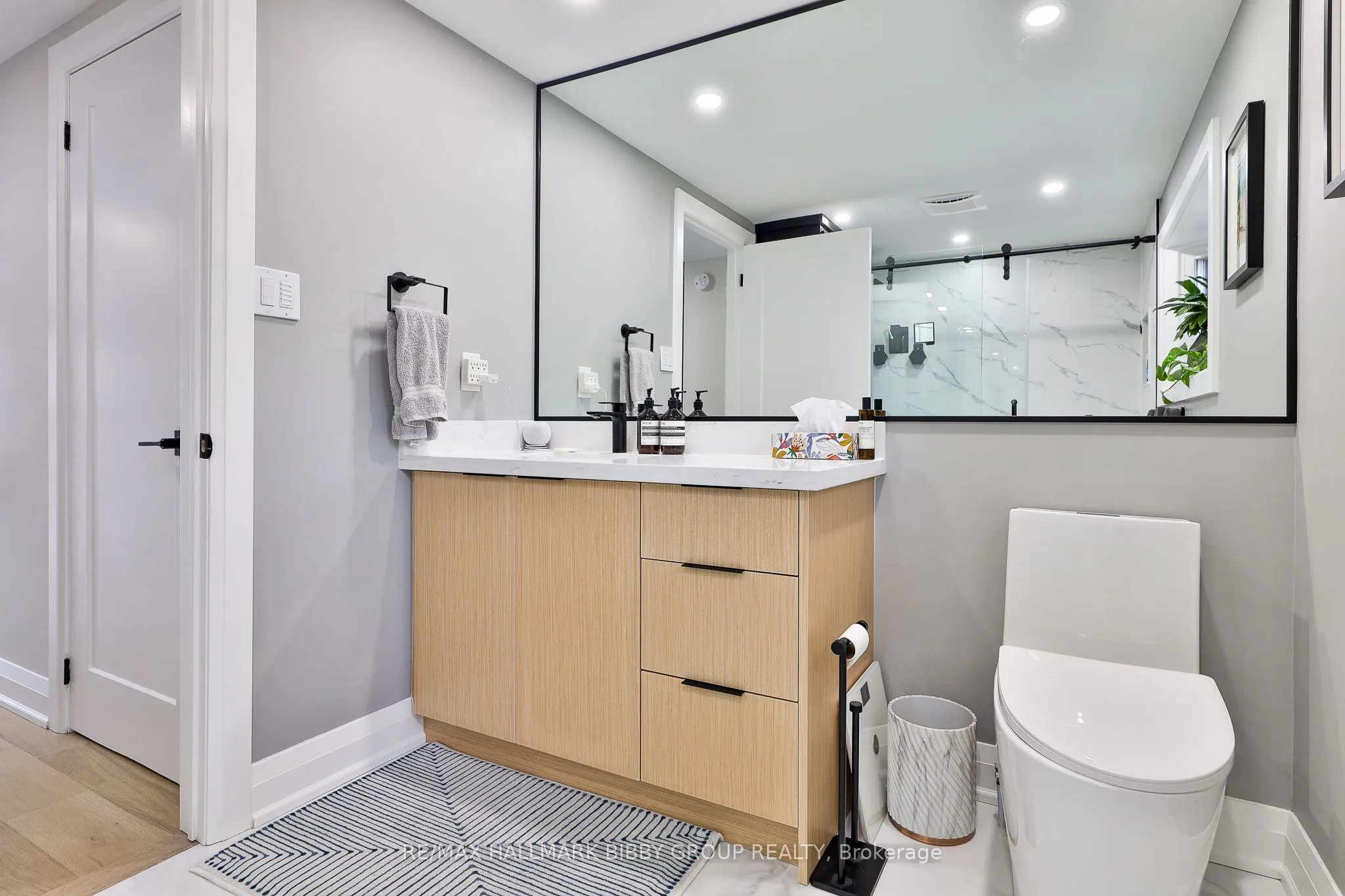 49 Granby Street, ON M5B 1H8