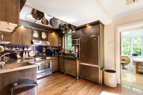 499 Palmerston Boulevard, ON M6G 2P2