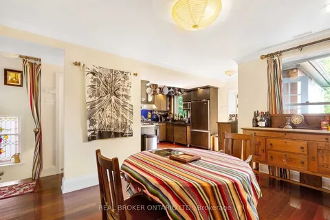 499 Palmerston Boulevard, ON M6G 2P2