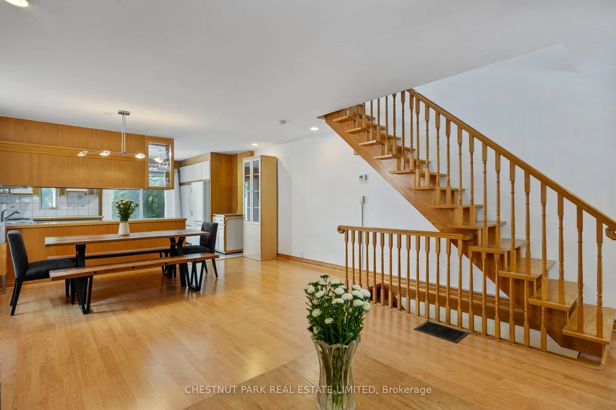 23 Edith Drive, ON M4R 1Y9