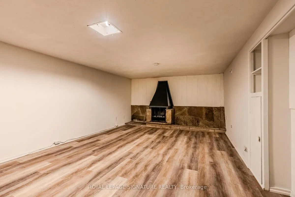 18 Greengate Road, ON M3B 1E8