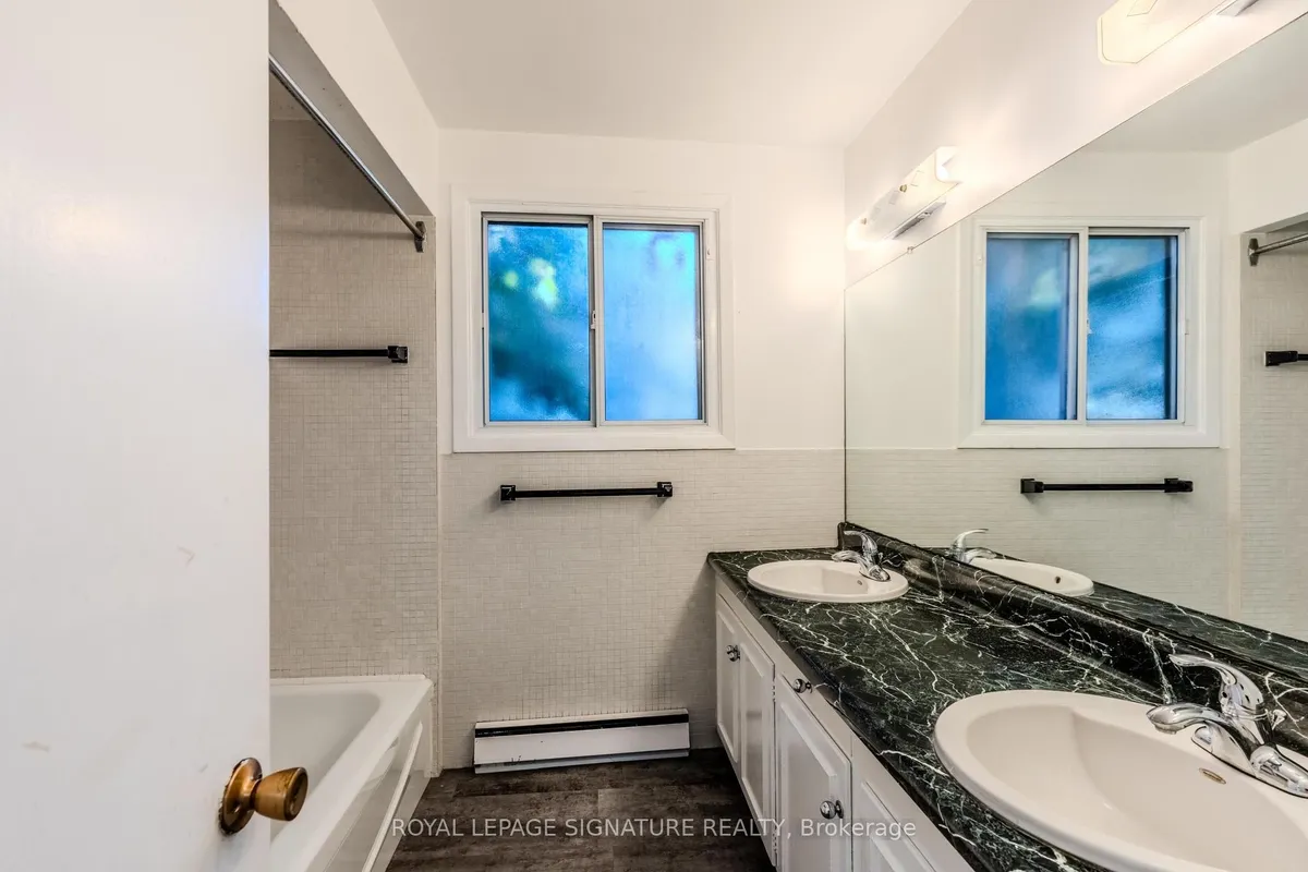 18 Greengate Road, ON M3B 1E8