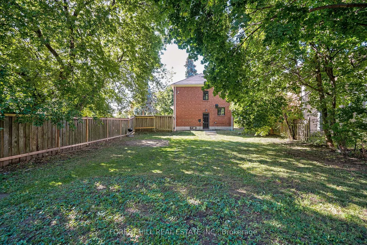 27 Westgate Boulevard, ON M3H 1N8