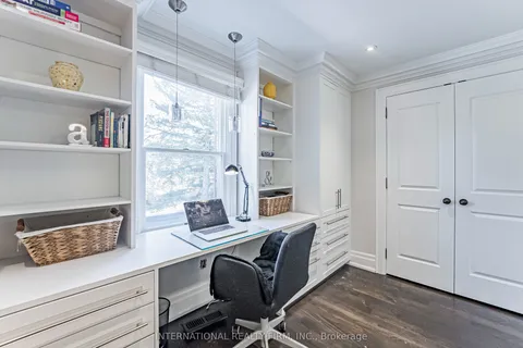 6 Penwood Crescent, ON M3B 2B9